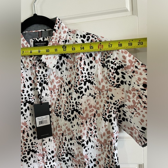Sunrise Kingdom Animal Print White Pink Shirt Button Down Shortsleeve Mens SizeM - Picture 12 of 15